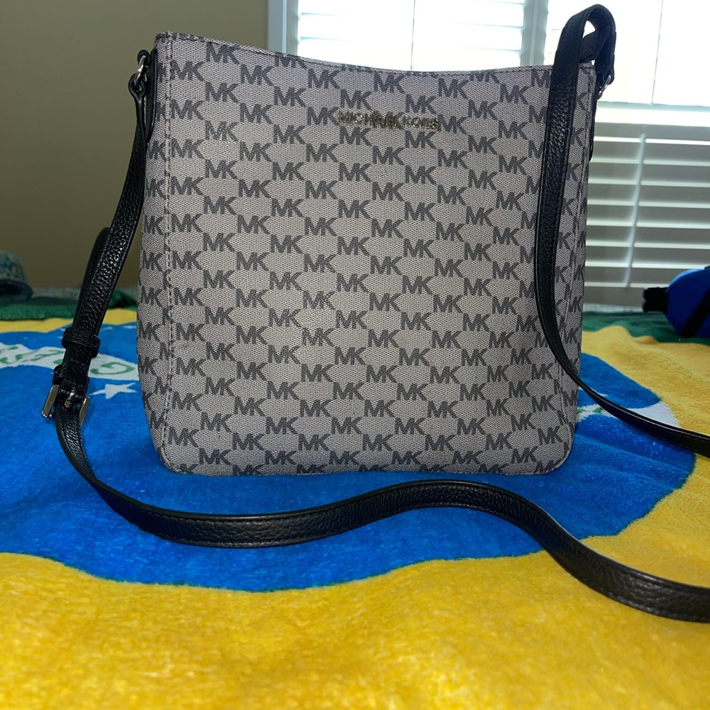 MK Shoulder Purse 👜